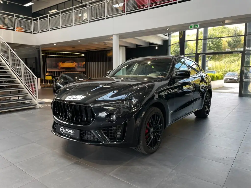 Photo 1 : Maserati Levante 2021 Essence