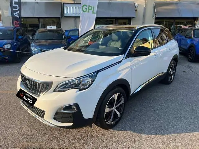 Photo 1 : Peugeot 3008 2020 Diesel