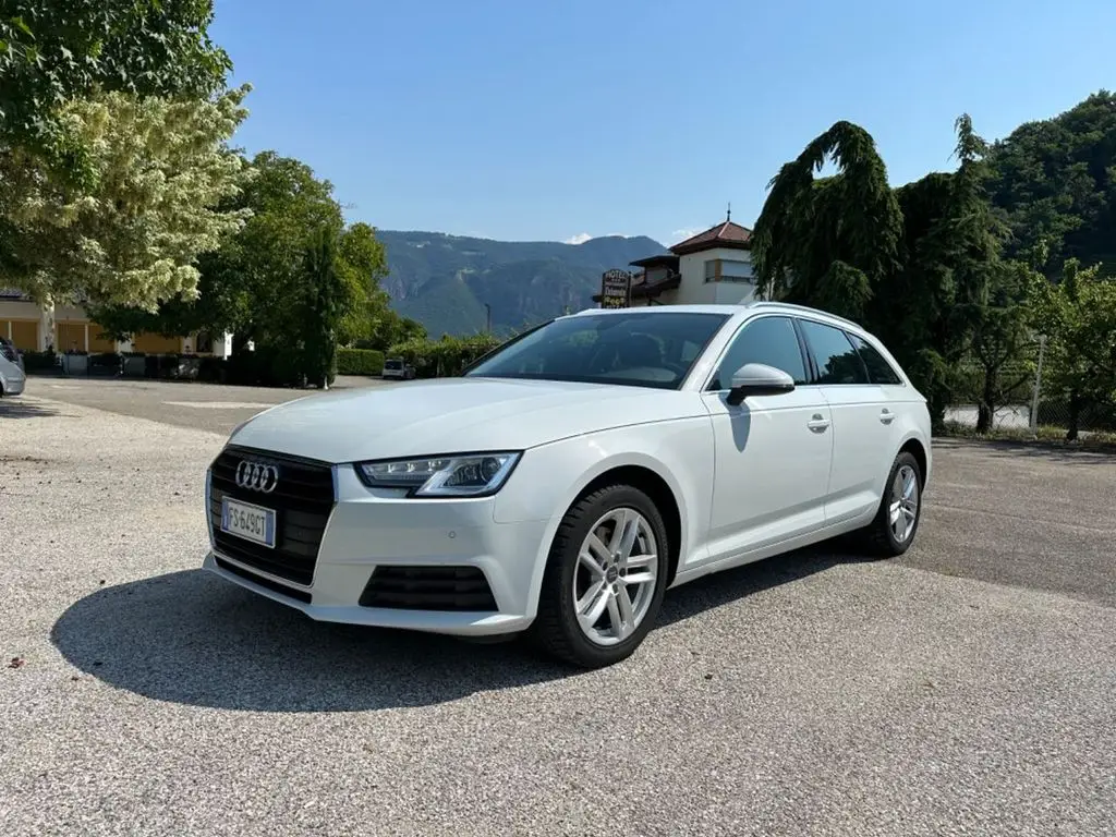 Photo 1 : Audi A4 2018 Diesel