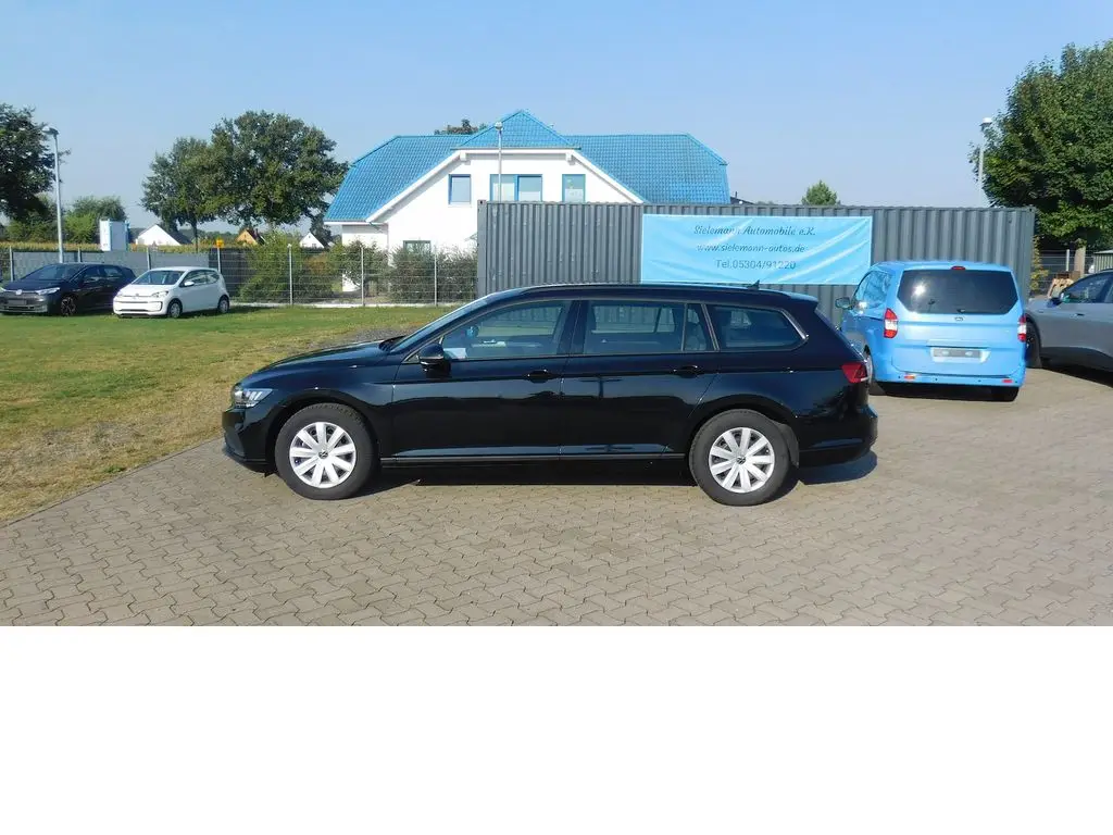 Photo 1 : Volkswagen Passat 2022 Essence