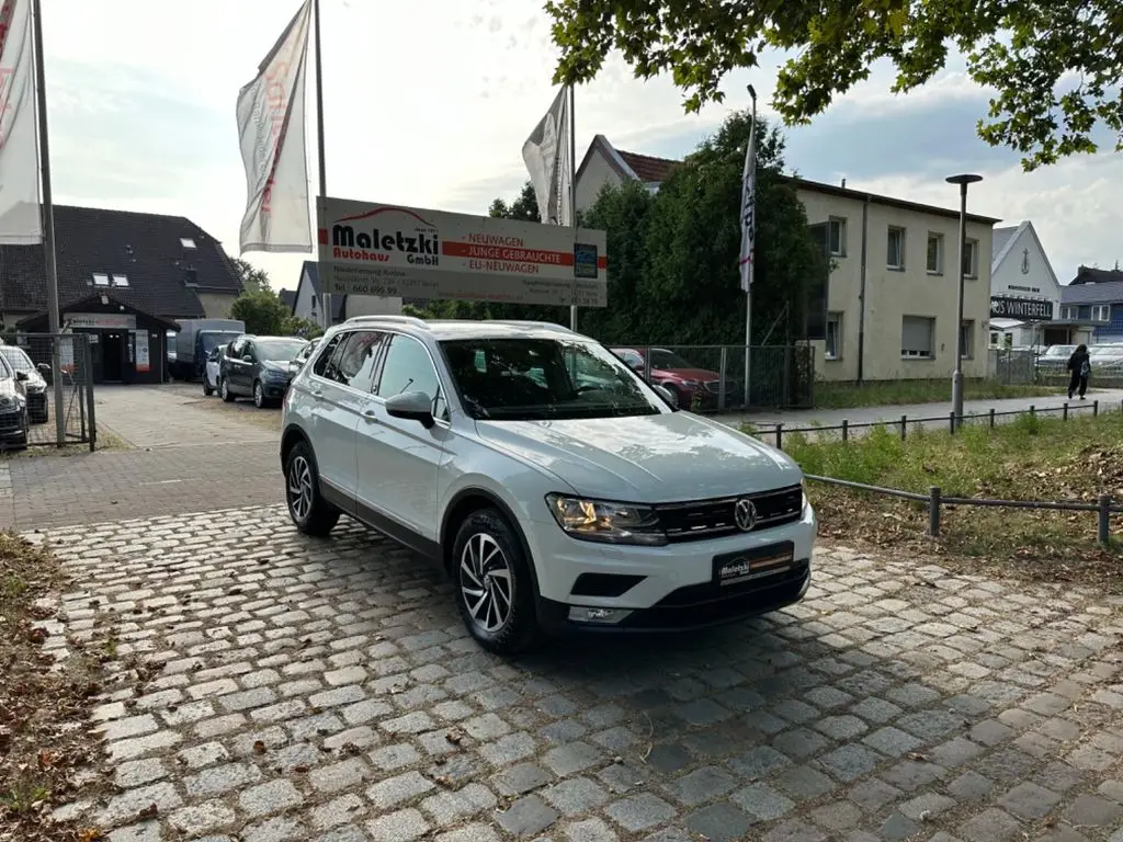 Photo 1 : Volkswagen Tiguan 2017 Essence