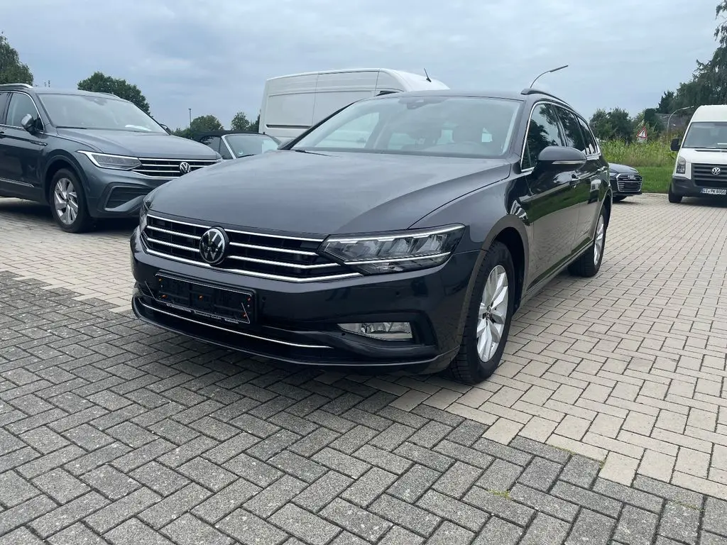 Photo 1 : Volkswagen Passat 2023 Diesel