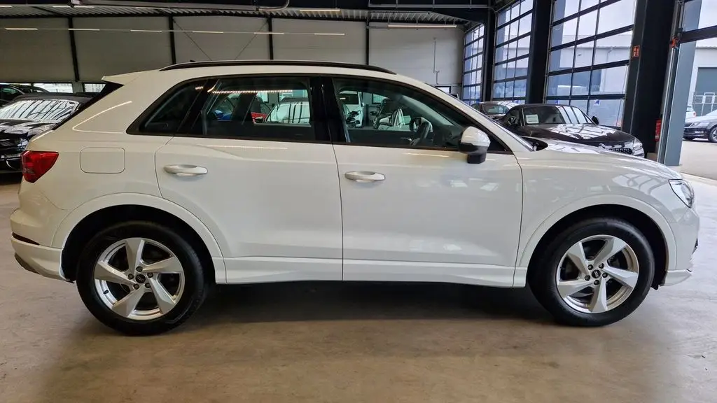 Photo 1 : Audi Q3 2022 Essence