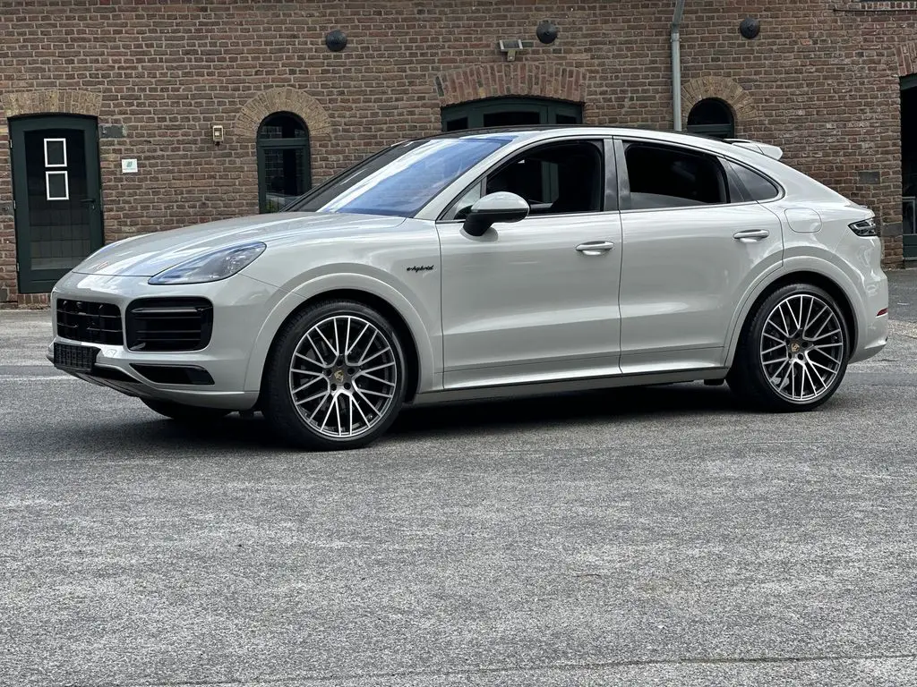 Photo 1 : Porsche Cayenne 2023 Hybrid