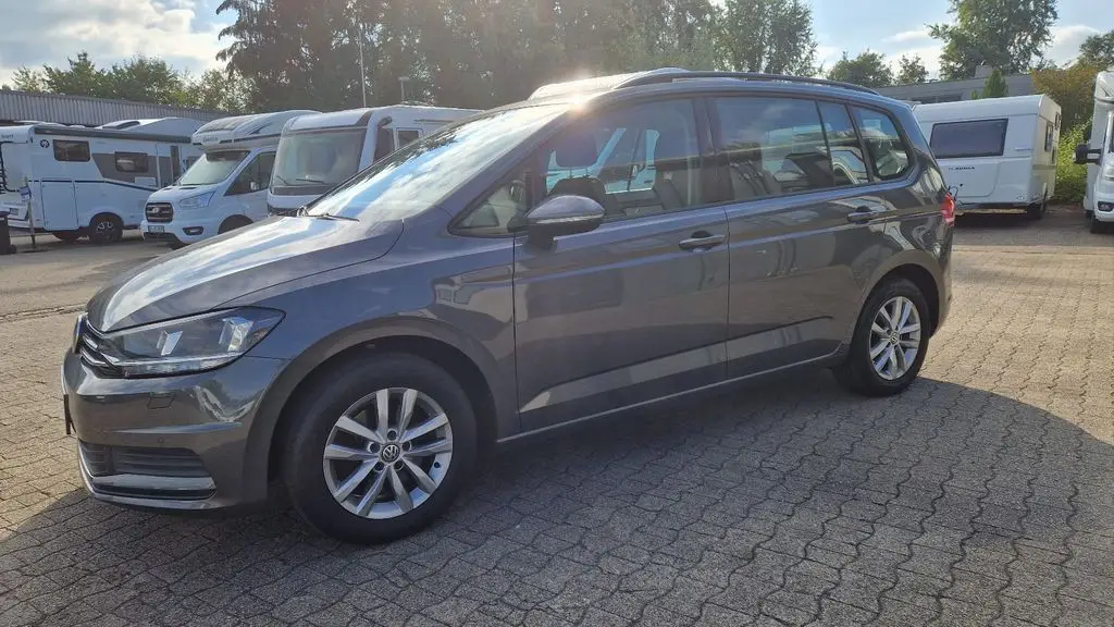 Photo 1 : Volkswagen Touran 2016 Petrol