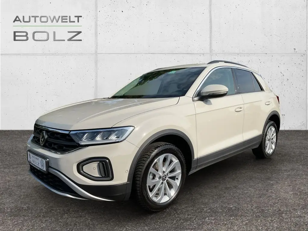 Photo 1 : Volkswagen T-roc 2023 Petrol