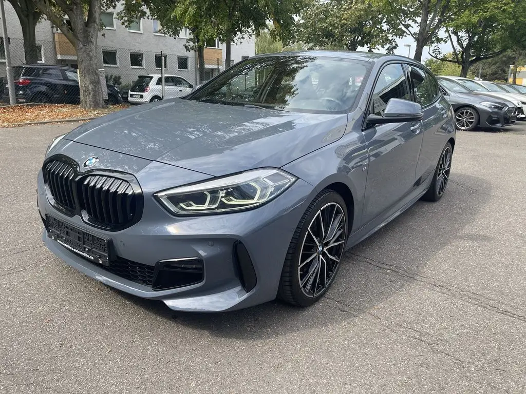 Photo 1 : Bmw Serie 1 2019 Essence