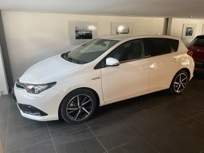 Photo 1 : Toyota Auris 2018 Hybrid