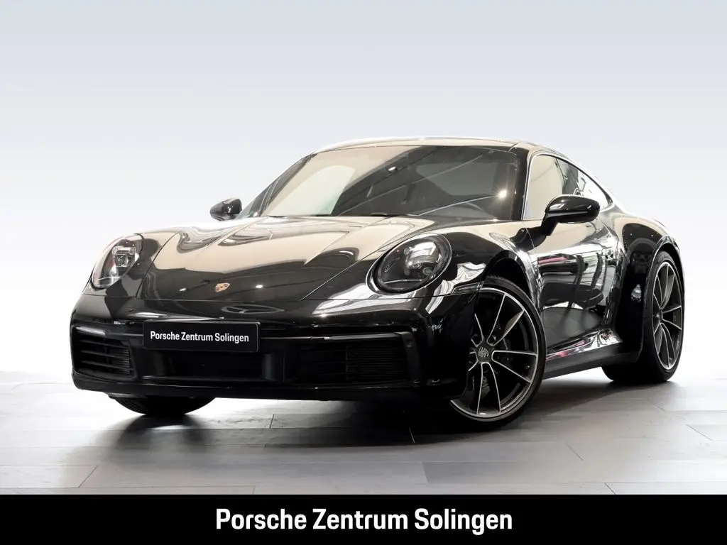 Photo 1 : Porsche 992 2020 Petrol