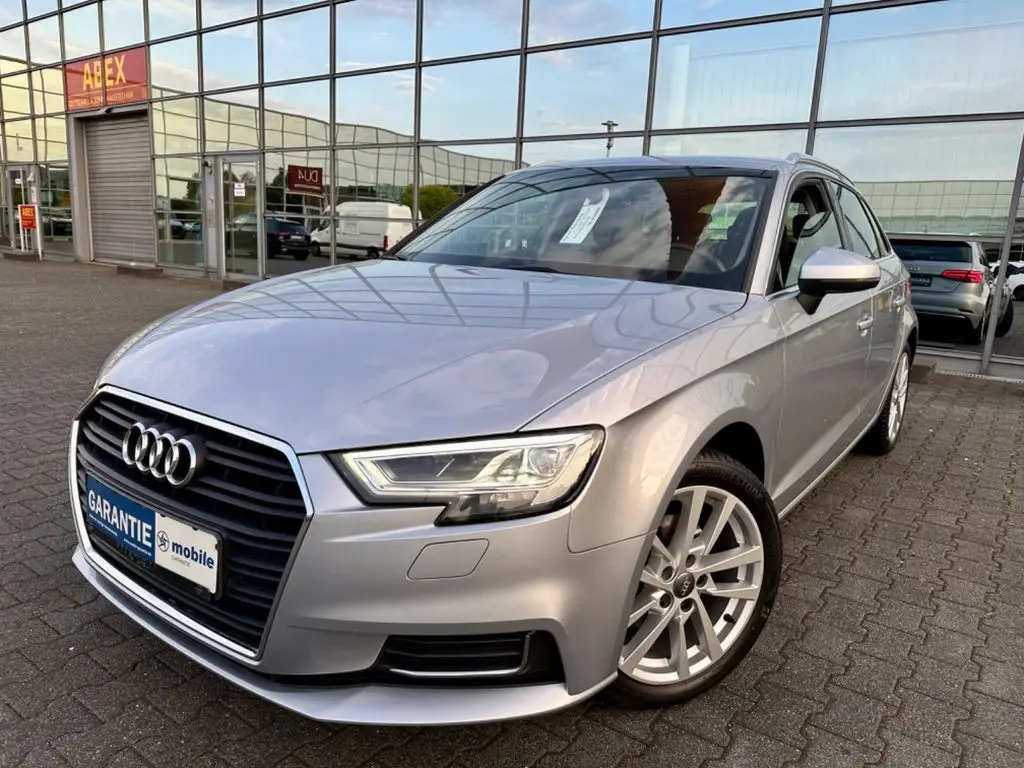 Photo 1 : Audi A3 2019 Petrol