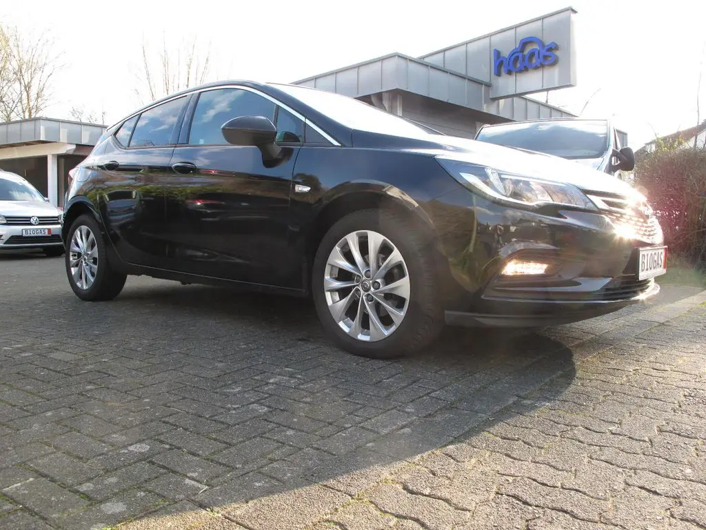 Photo 1 : Opel Astra 2018 Autres