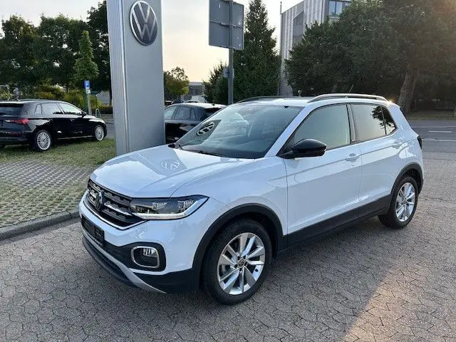 Photo 1 : Volkswagen T-cross 2023 Essence