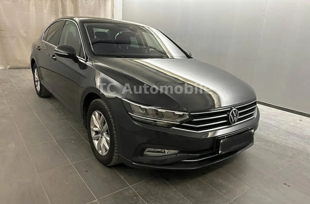 Photo 1 : Volkswagen Passat 2021 Diesel