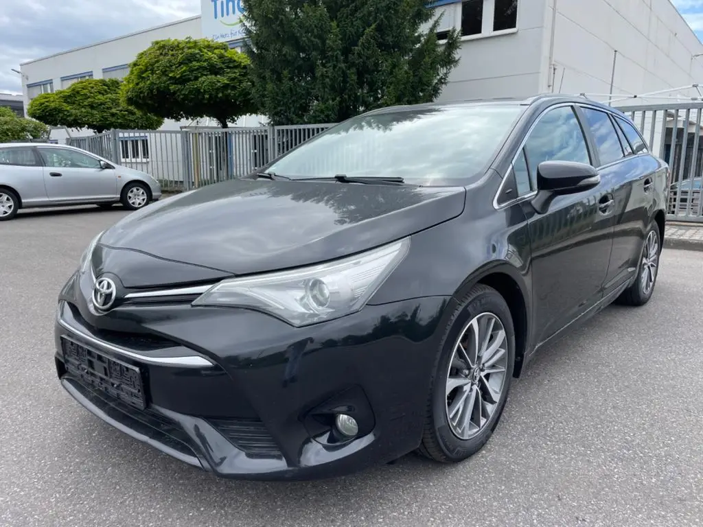 Photo 1 : Toyota Avensis 2016 Diesel