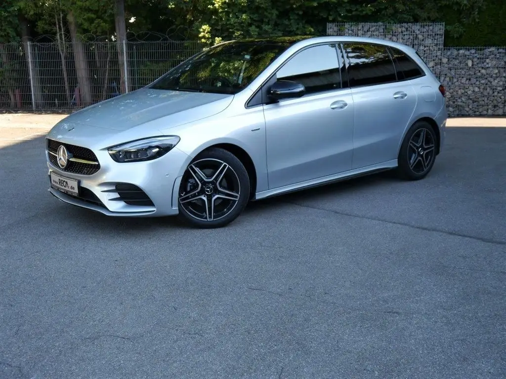 Photo 1 : Mercedes-benz Classe B 2023 Petrol