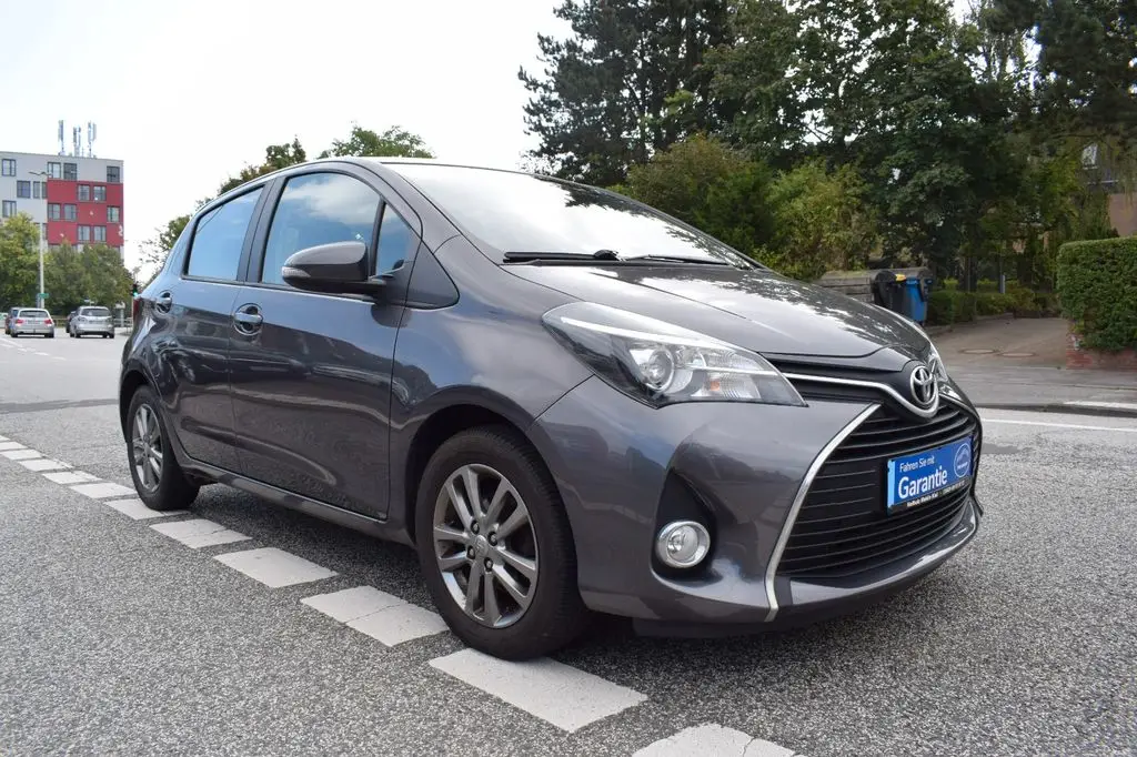 Photo 1 : Toyota Yaris 2016 Petrol