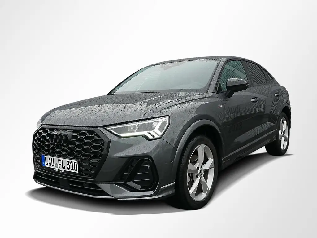 Photo 1 : Audi Q3 2023 Essence