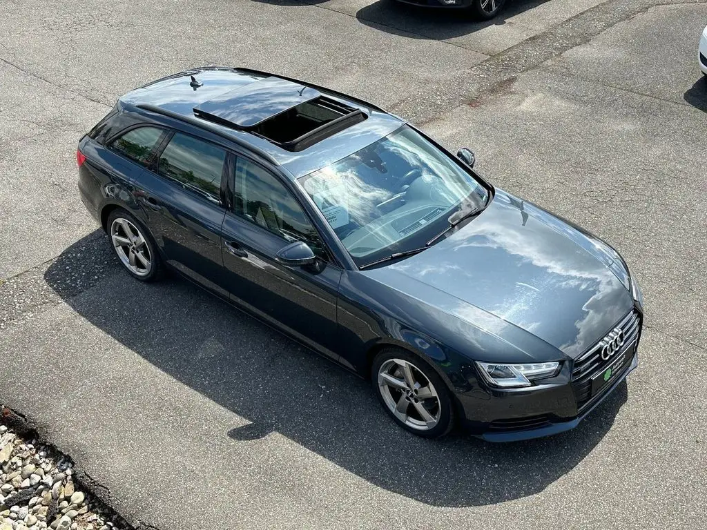 Photo 1 : Audi A4 2018 Diesel