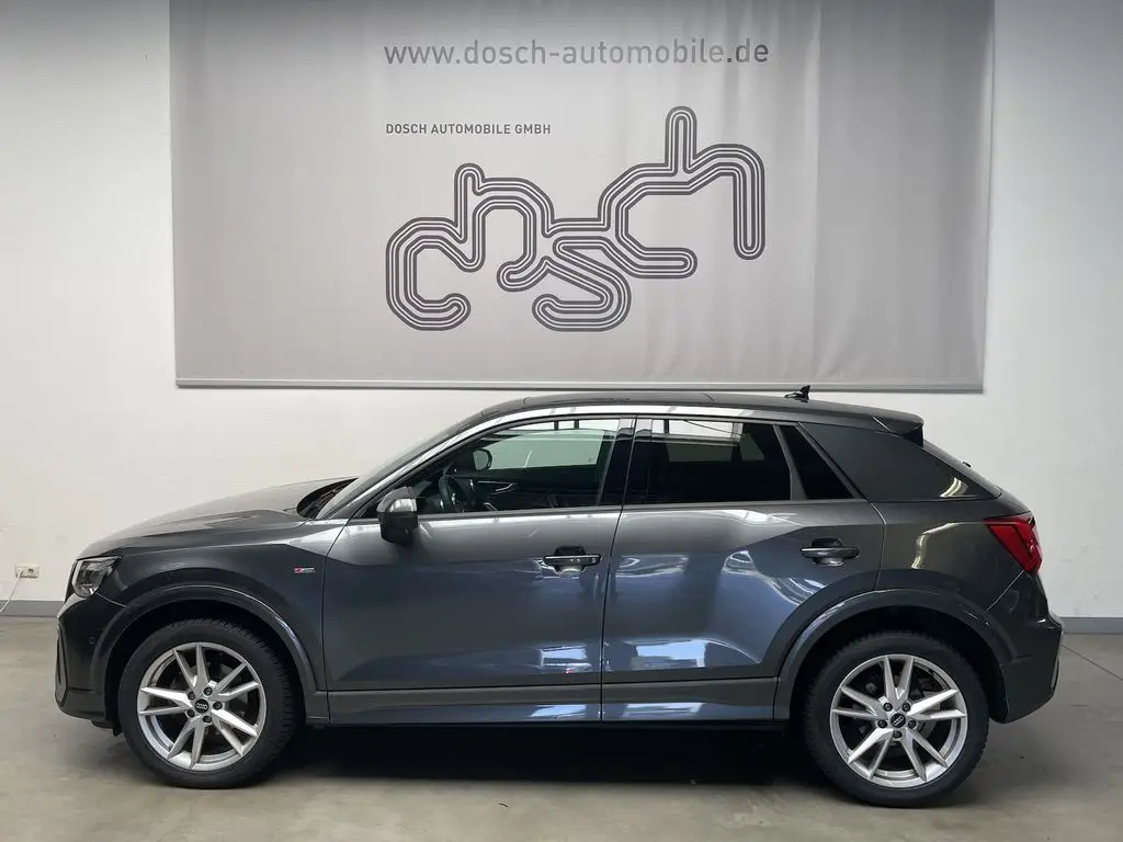 Photo 1 : Audi Q2 2023 Petrol