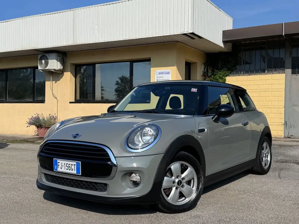 Photo 1 : Mini One 2017 Diesel