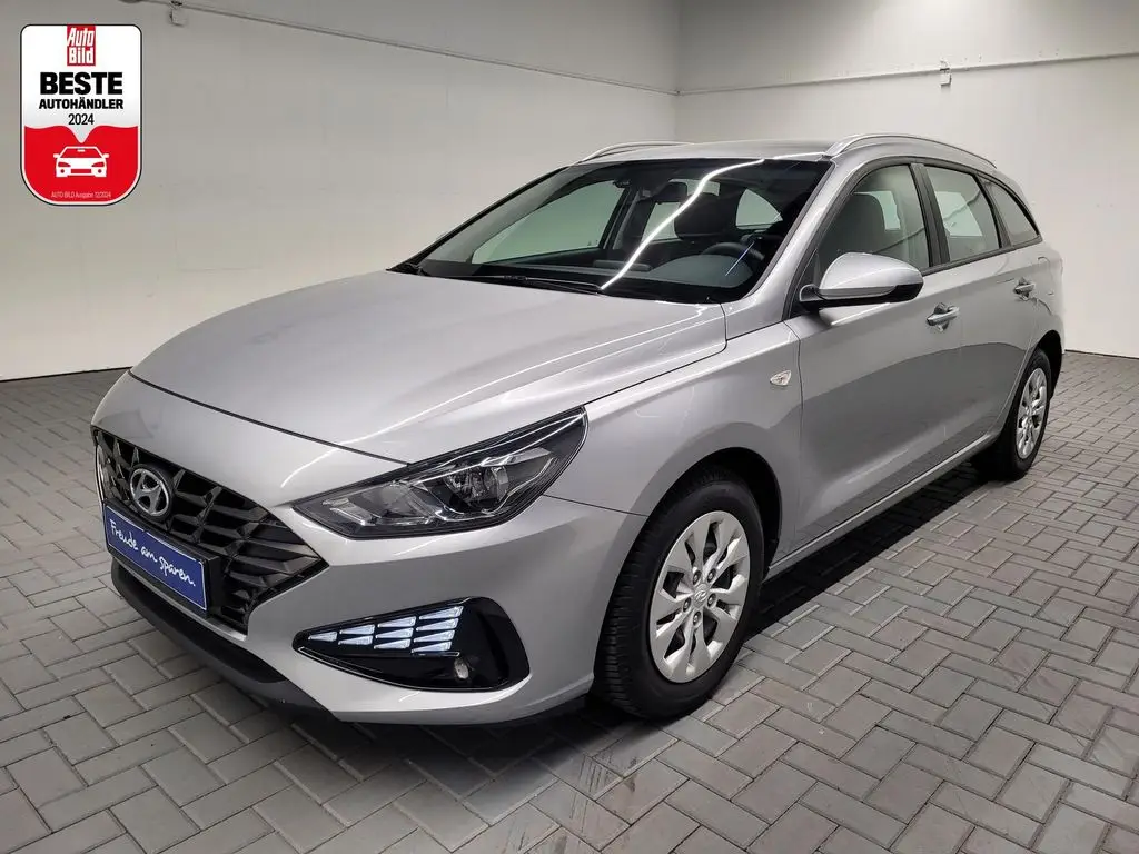 Photo 1 : Hyundai I30 2023 Petrol