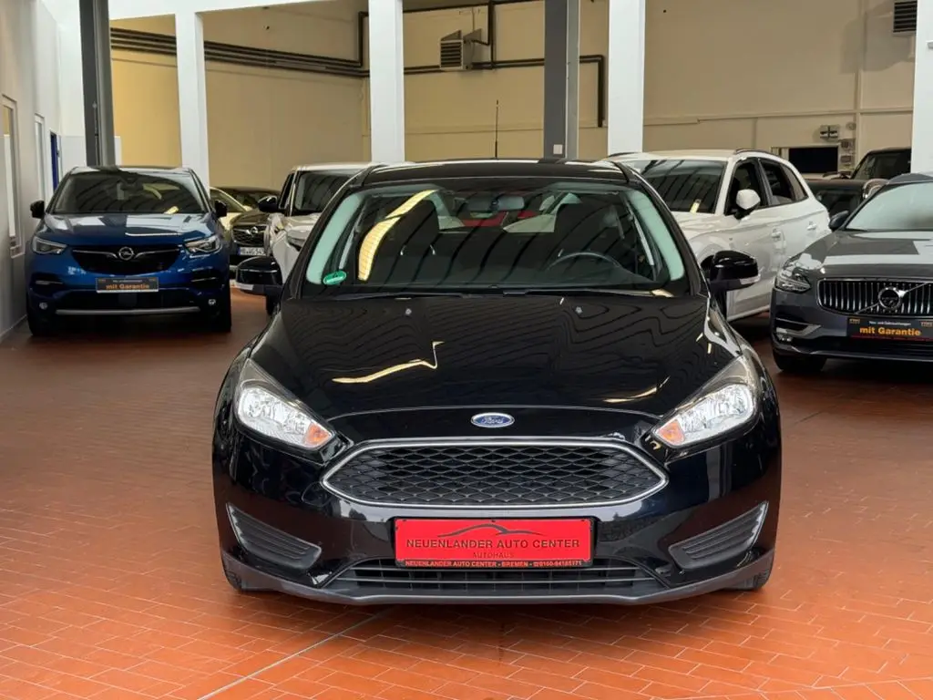 Photo 1 : Ford Focus 2015 Petrol