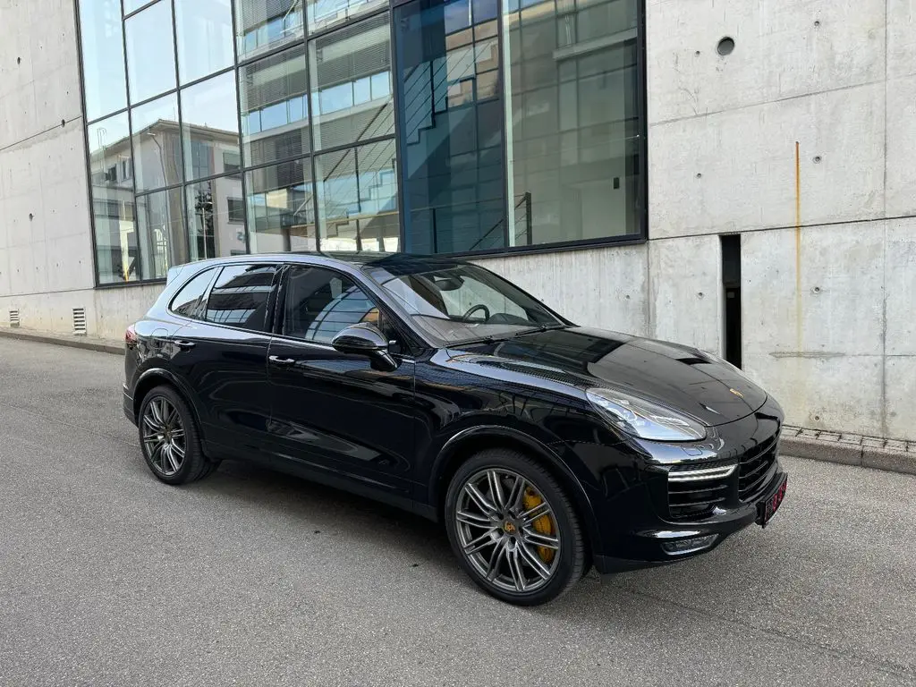 Photo 1 : Porsche Cayenne 2016 Essence