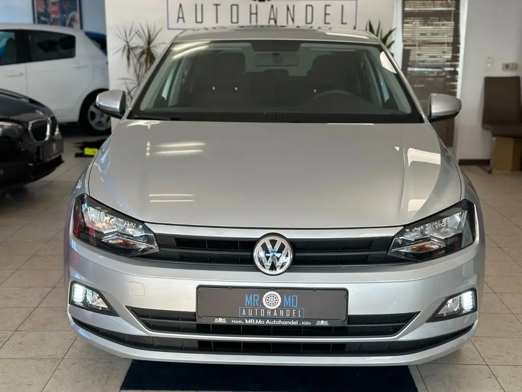 Photo 1 : Volkswagen Polo 2018 Petrol