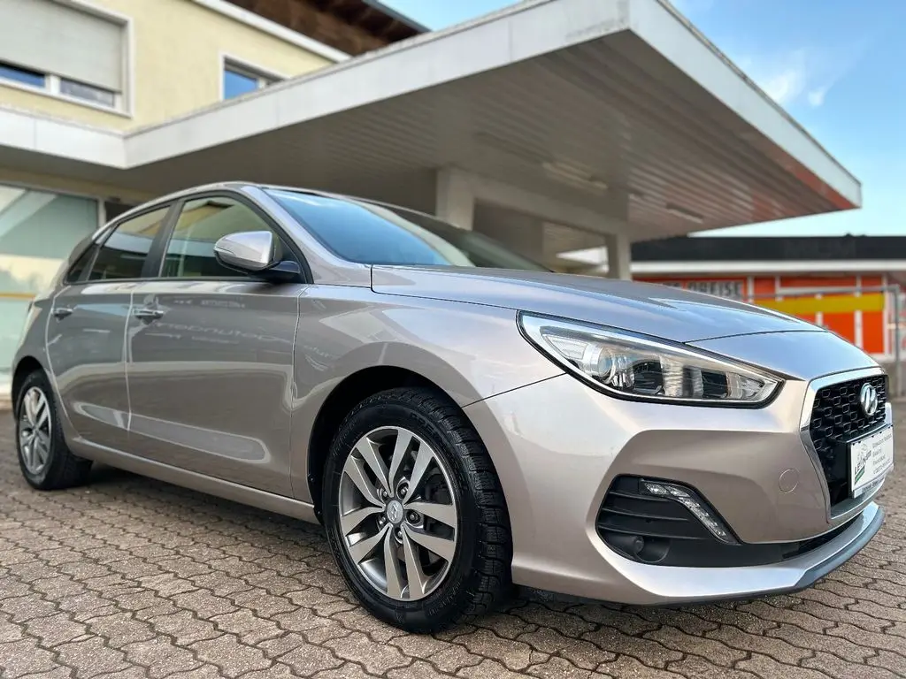 Photo 1 : Hyundai I30 2019 Petrol