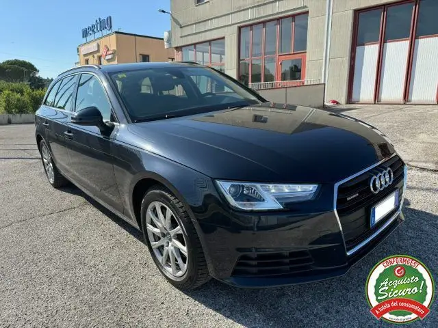 Photo 1 : Audi A4 2018 Diesel