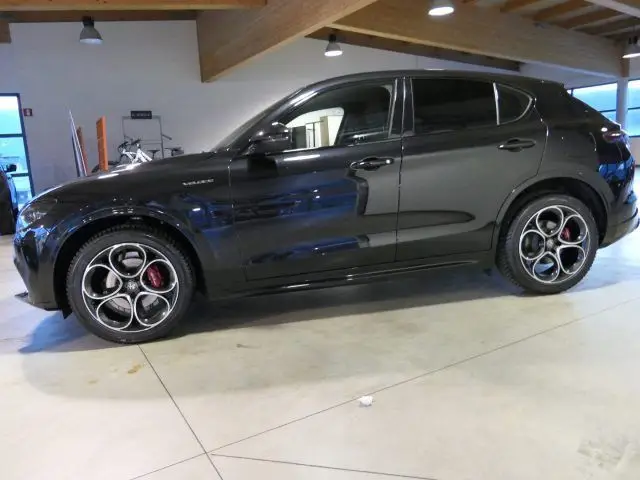 Photo 1 : Alfa Romeo Stelvio 2023 Petrol