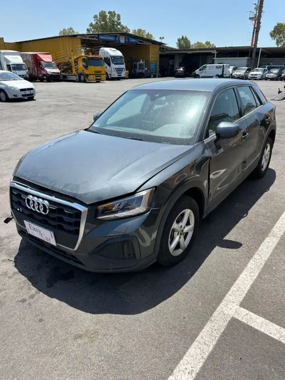 Photo 1 : Audi Q2 2022 Petrol