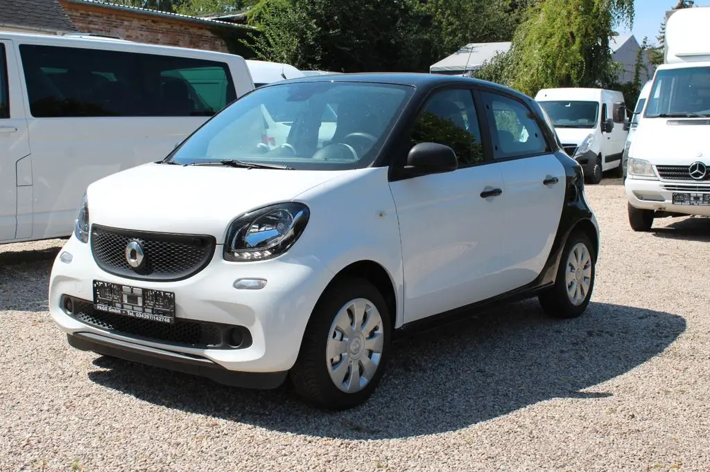 Photo 1 : Smart Forfour 2019 Petrol