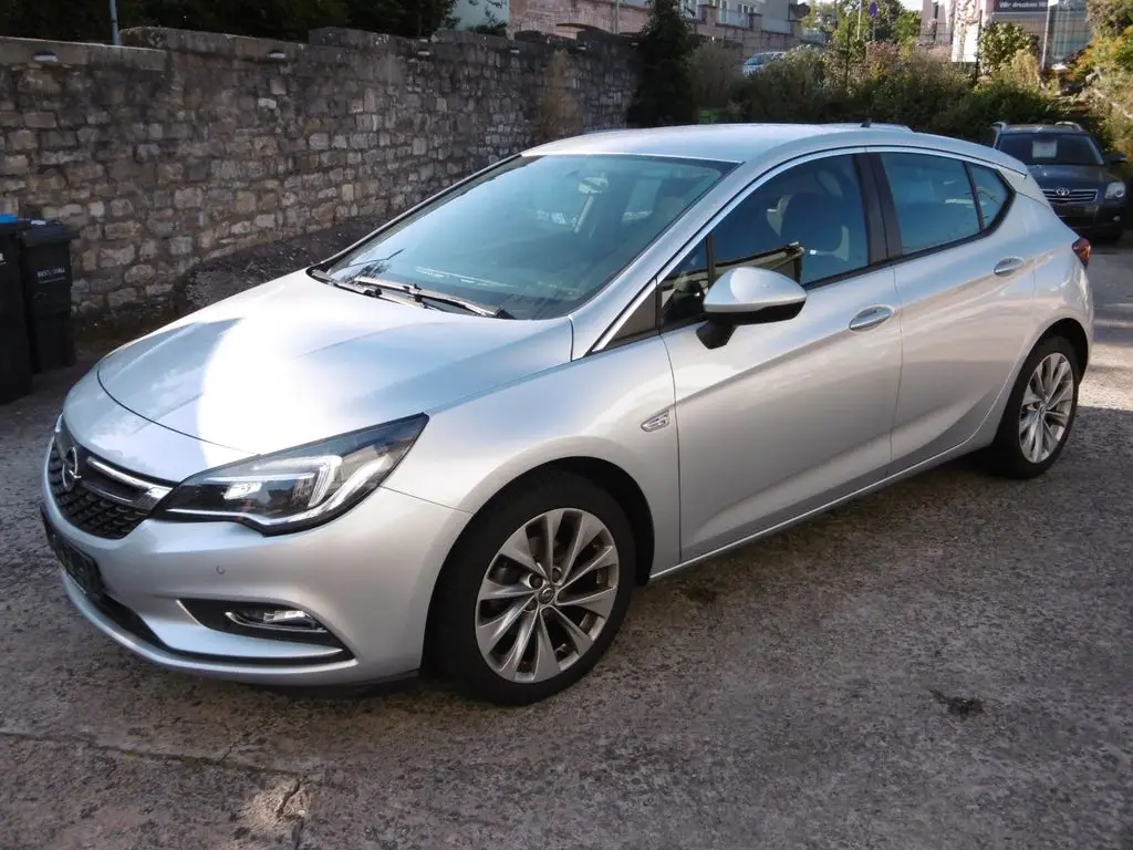 Photo 1 : Opel Astra 2015 Petrol