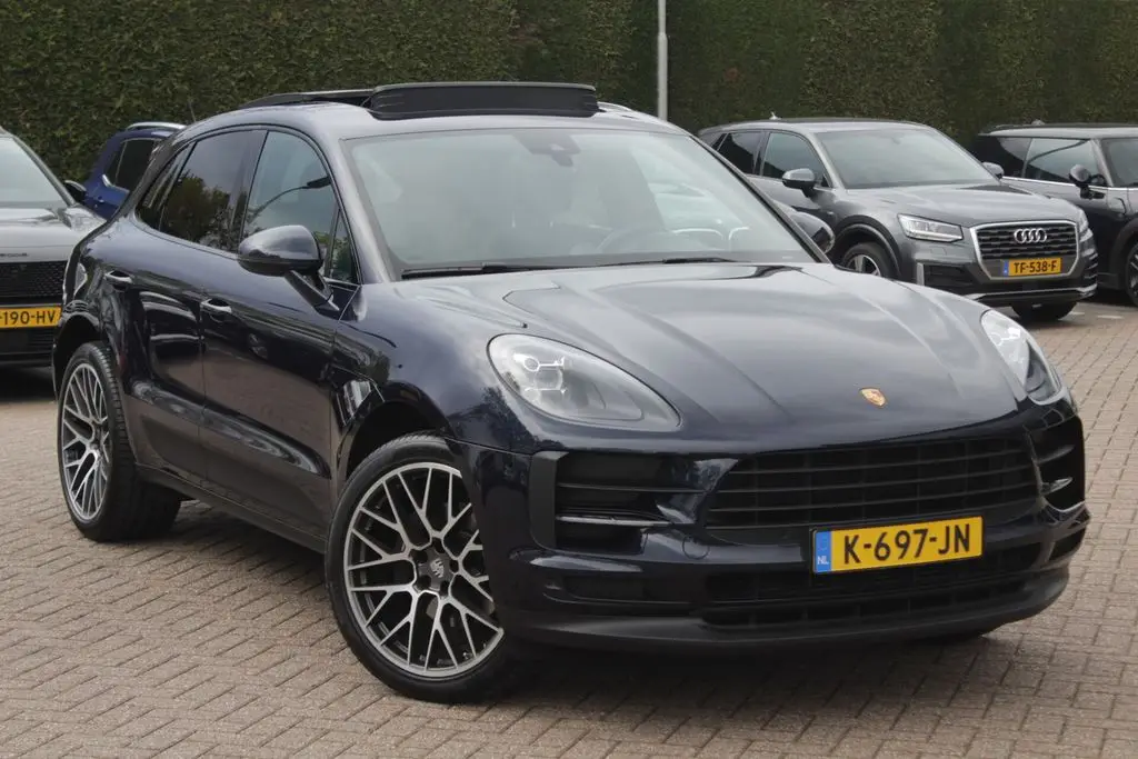 Photo 1 : Porsche Macan 2021 Essence