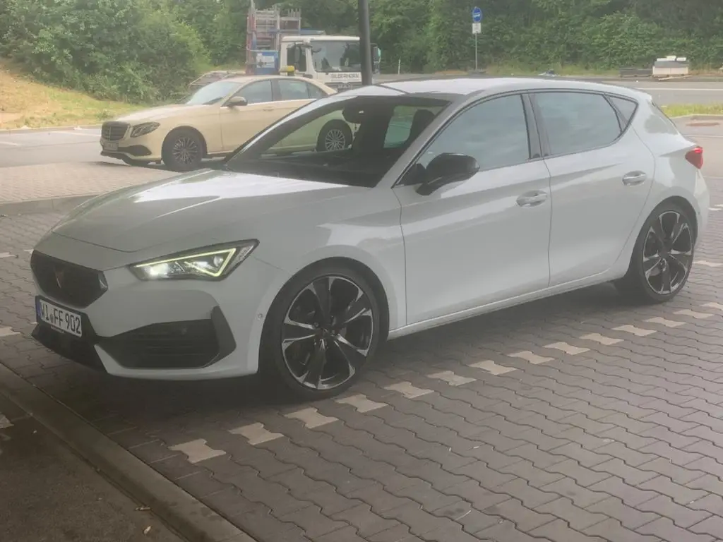 Photo 1 : Cupra Leon 2022 Petrol