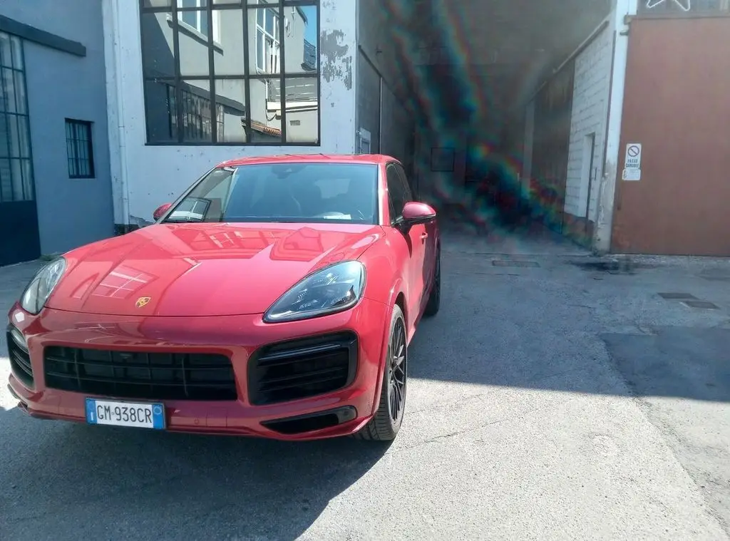 Photo 1 : Porsche Cayenne 2023 Essence