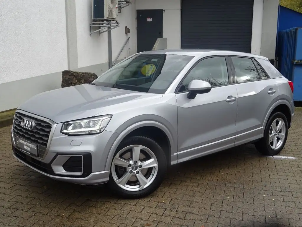 Photo 1 : Audi Q2 2018 Petrol