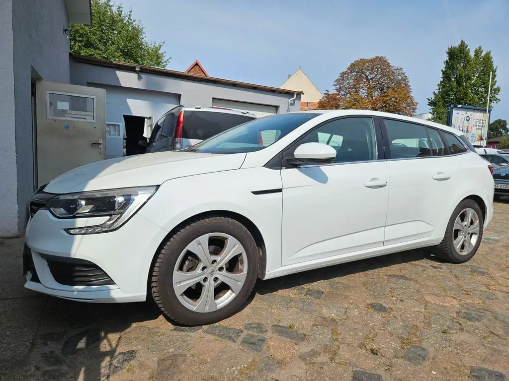 Photo 1 : Renault Megane 2019 Petrol