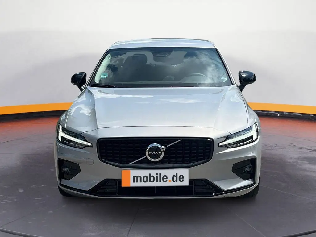 Photo 1 : Volvo S60 2023 Essence