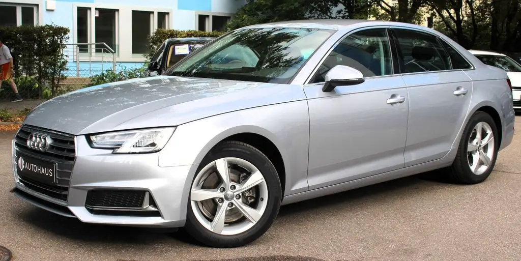 Photo 1 : Audi A4 2019 Petrol