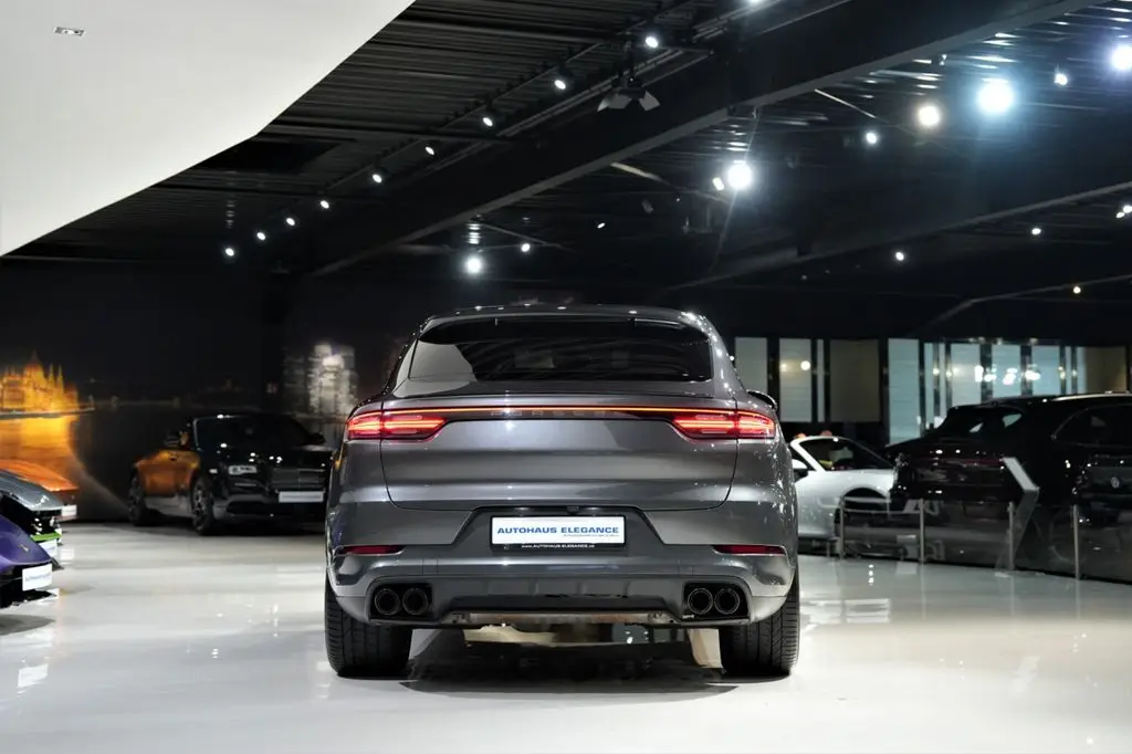 Photo 1 : Porsche Cayenne 2022 Essence