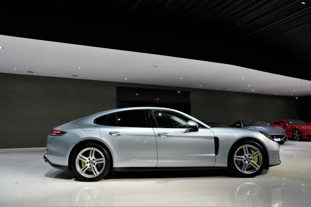 Photo 1 : Porsche Panamera 2021 Hybride