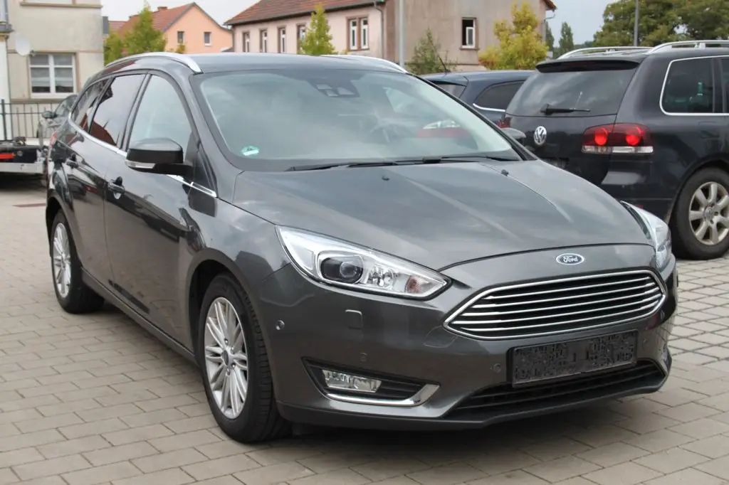 Photo 1 : Ford Focus 2018 Petrol