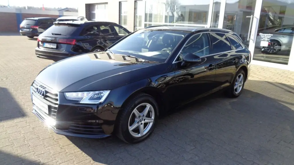 Photo 1 : Audi A4 2018 Diesel