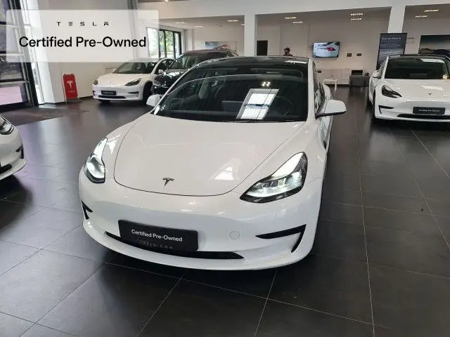 Photo 1 : Tesla Model 3 2021 Non renseigné