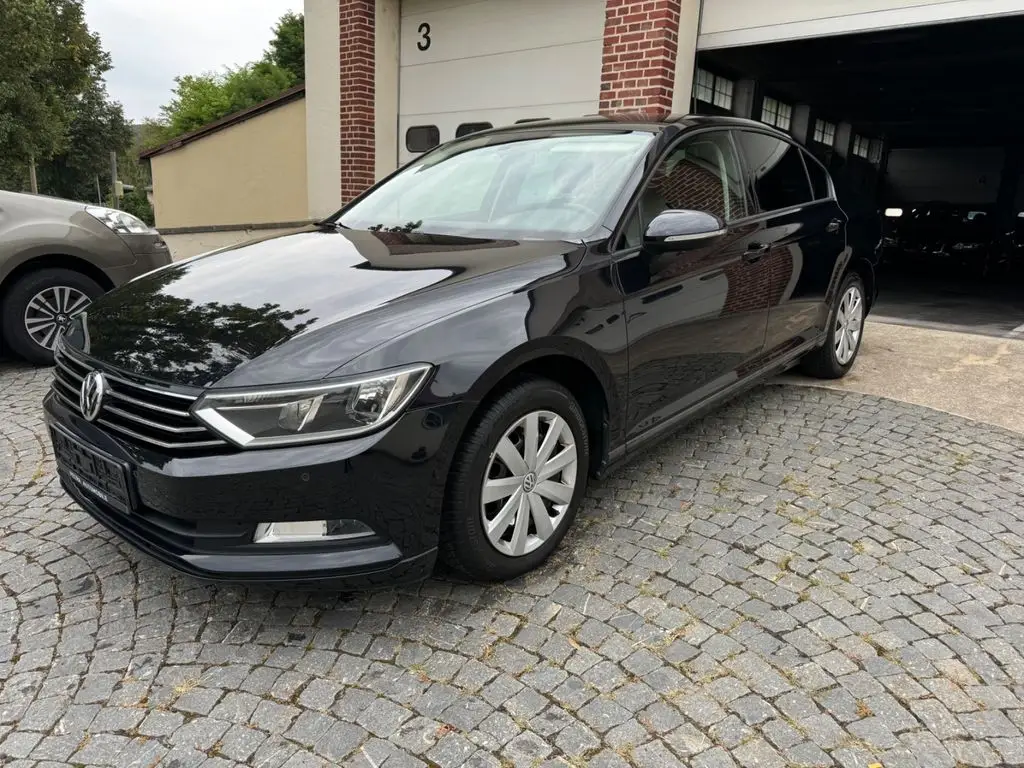 Photo 1 : Volkswagen Passat 2015 Petrol