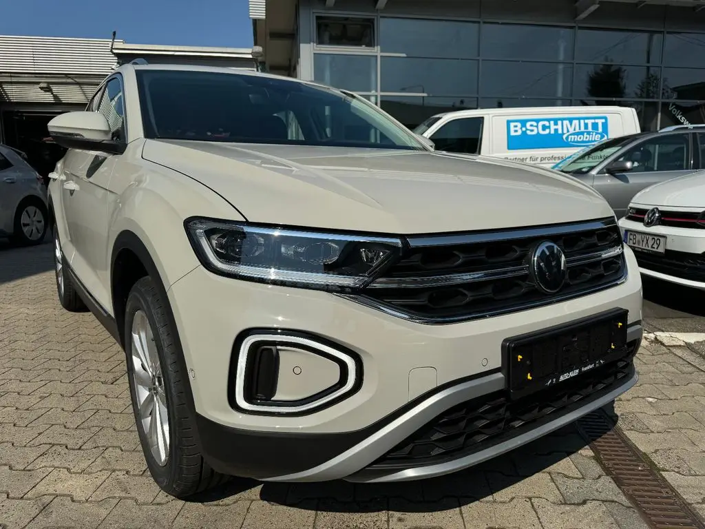 Photo 1 : Volkswagen T-roc 2024 Petrol