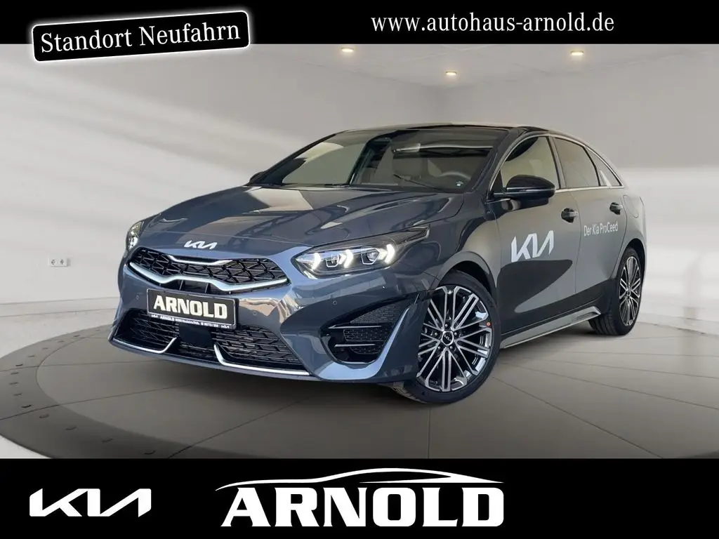 Photo 1 : Kia Proceed 2024 Petrol