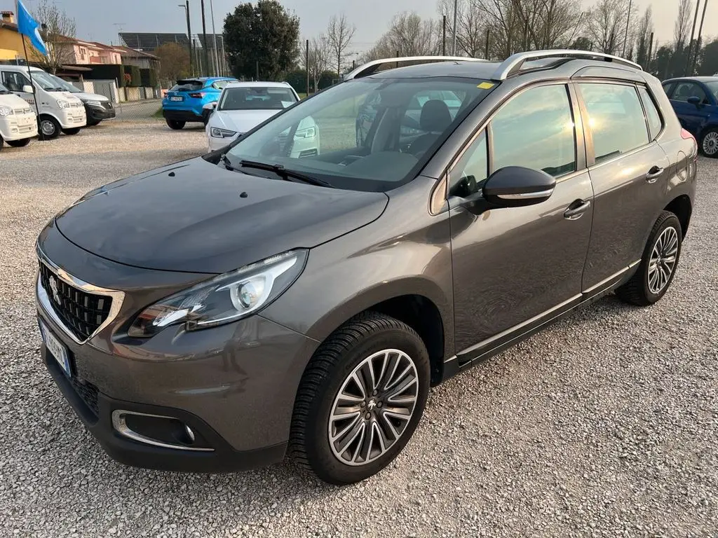 Photo 1 : Peugeot 2008 2017 Petrol